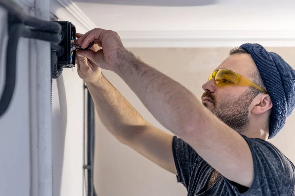 Garage Door repair Emergency Calls in Paradise