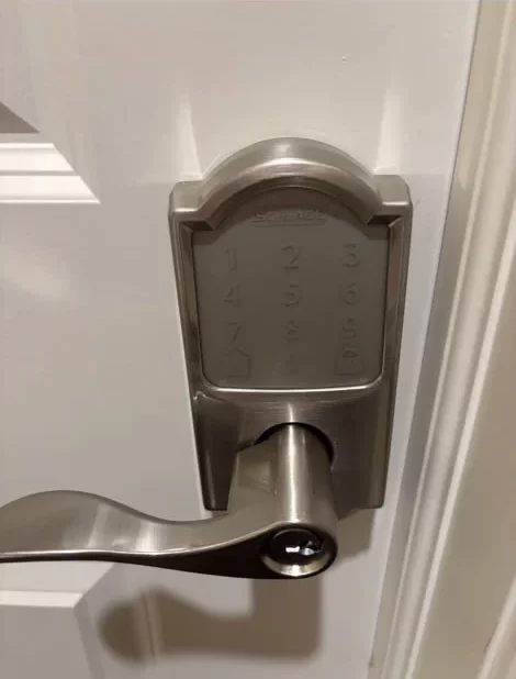 Apex Locksmith at work
